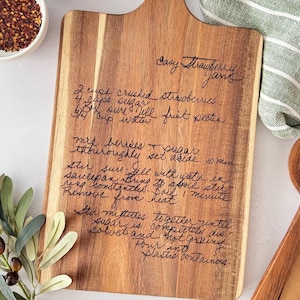 Personalized Cutting Board with Handwritten Recipe // Engraved Recipe Cutting Board // Family Recipe Cutting Board // Mother&#39;s Day Gift