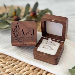Personalized Wooden Wedding Ring Box // Custom Engraved Proposal Ring Box // Wedding Ceremony Ring Box // Personalized Engagement Ring Box