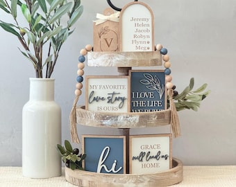 BUNDLE // Personalisiertes Tiered Tablett Dekor-Set zum Thema Familie // Neutrale Tablett-Schilder // Blaues Tablett-Bundle für den Alltag