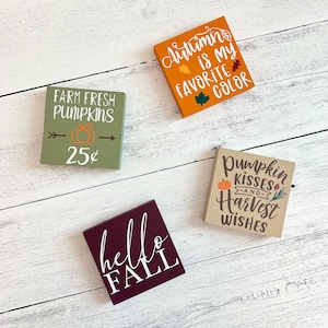 Tier Tray Signs // Fall Signs // Fall Decor // Tiered Tray Decor // Seasonal // Autumn Tiered Tray Decor