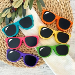 Chunky Sunglasses Shelf Sitter // Summer Tier Tray Decor // Beach Tiered Tray Decor // Wood Sunglasses Ornament // Summer Table Decorations