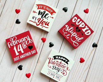 Tier Tray Signs // Anti-Valentine’s Day Signs // Anti-Valentine’s Day Decor // Wood Signs // Tiered Tray Decor // Anti-Valentine’s Day