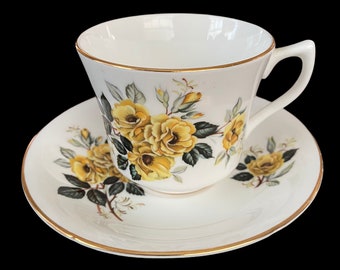 VINTAGE Elizabethan Door Taylor & Kent Engelse Tea Cup Set