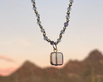 Seide geknotete Kristall Choker Halskette w / Antique Glass Charm | Kristall Choker, Edelstein Kette, Kristall Perlen Kette, Wildside Co-Op