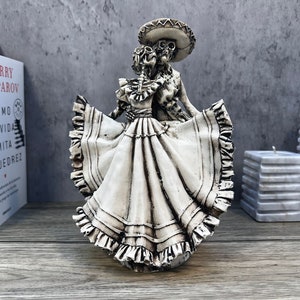 Catrina, Day of the dead, human skeleton, Mexican catrina, Skull sculpture, skeleton couple, mariachi skeleton, Ofrenda decor