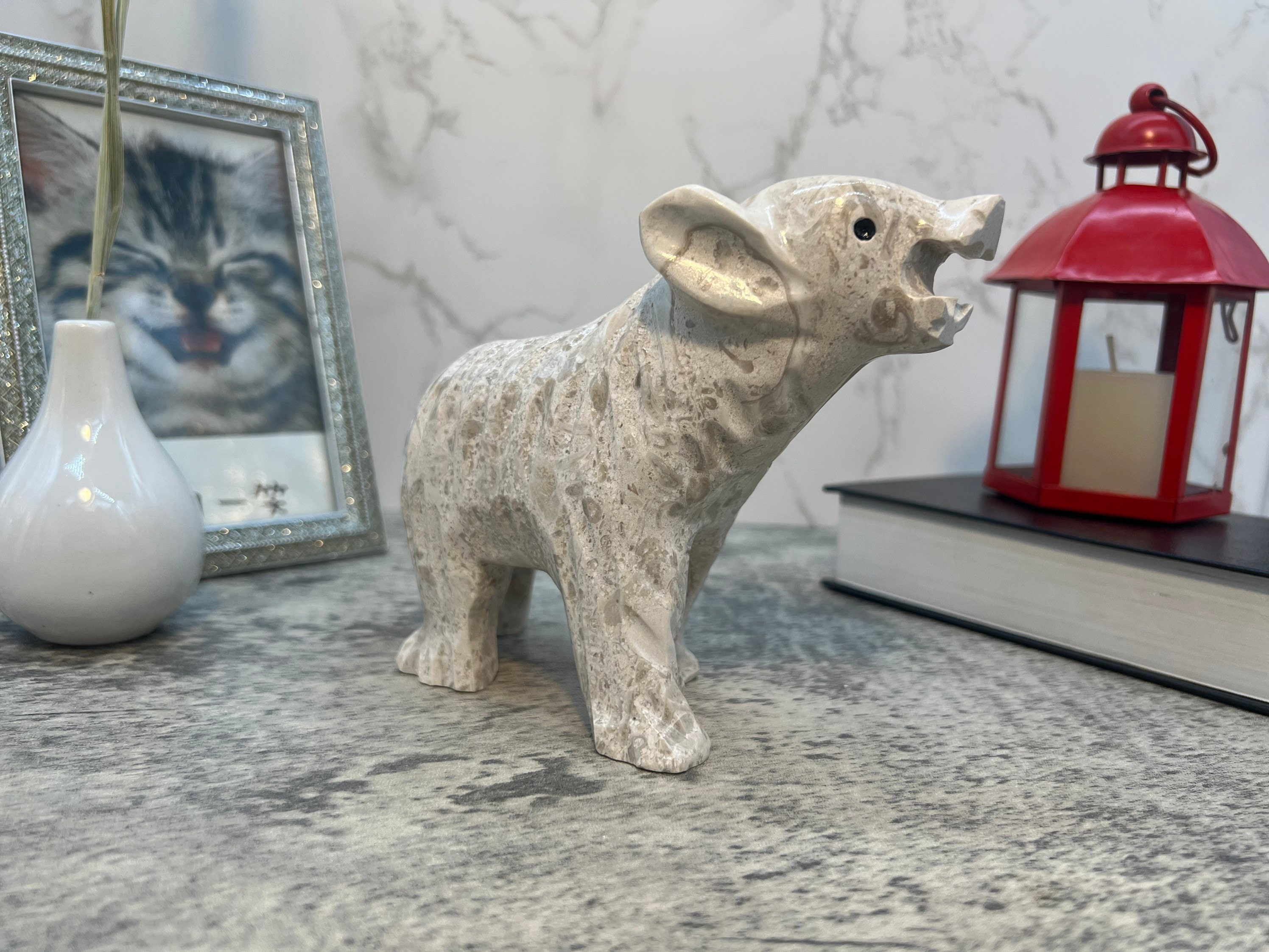 クマの置物、彫刻されたクマ、クマの像、クマの彫刻、石のクマ、彫刻