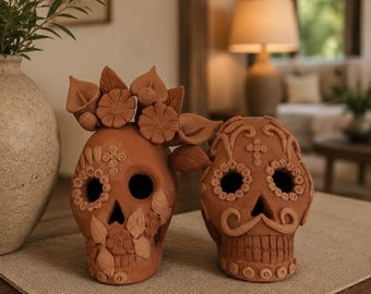 Crânio de Casal (2) Crânio de Argila Pigmentada Dia dos Mortos Frida Arte Oaxaca México Artesanato Feito à Mão por Artesãos, Decoração para Casa Arte Popular