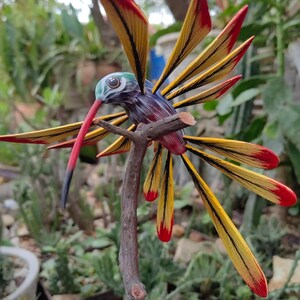 ハチドリの像とスタンドメキシコの民芸品アレブリヘ彫刻、木製の装飾