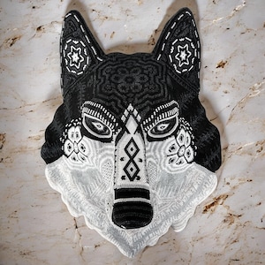 Wolf Statue Head Huichol Sculpture  Of Mexican Folk Art, Wolf Wixarika As A Mexican Decorative Figure , Made Of Resin, Beads We “Customize”