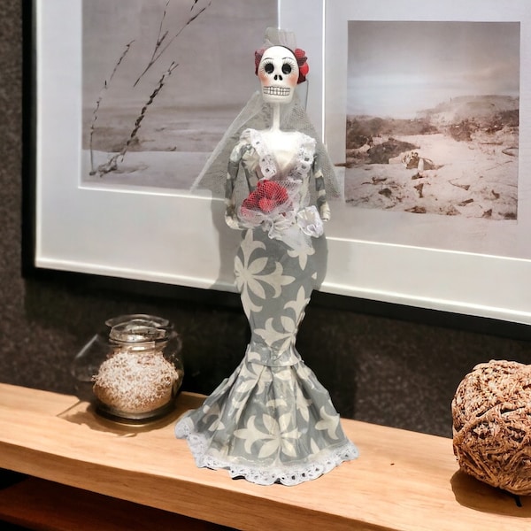 Papier mâché Catrina, jour des morts, squelette humain, catrina mexicaine, sculpture de tête de mort, squelette, joli sur l'autel d'Ofrenda ou la décoration intérieure