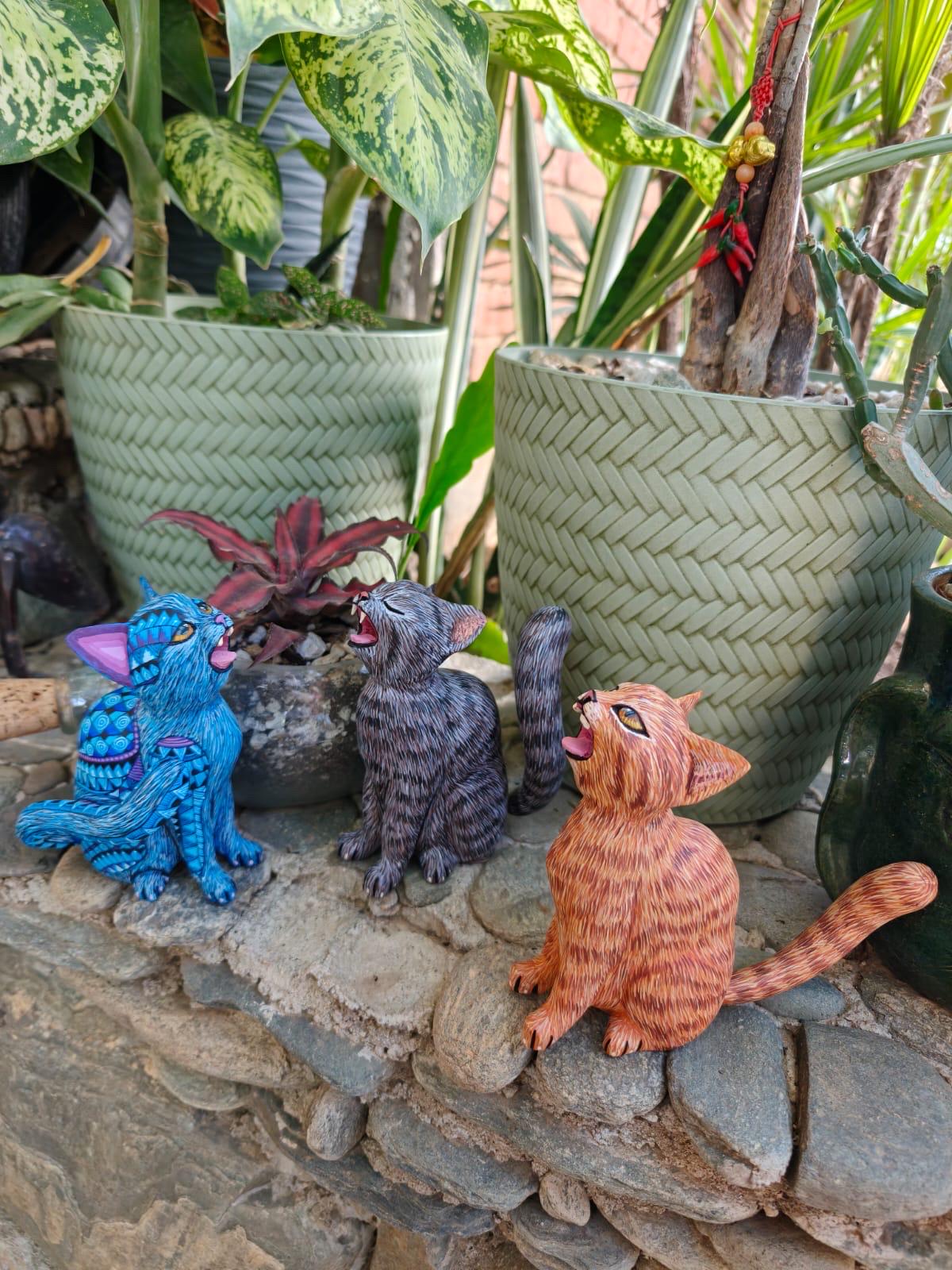 猫の像 メキシコの民芸品 アレブリヘ彫刻 木製 メキシコの装飾置物