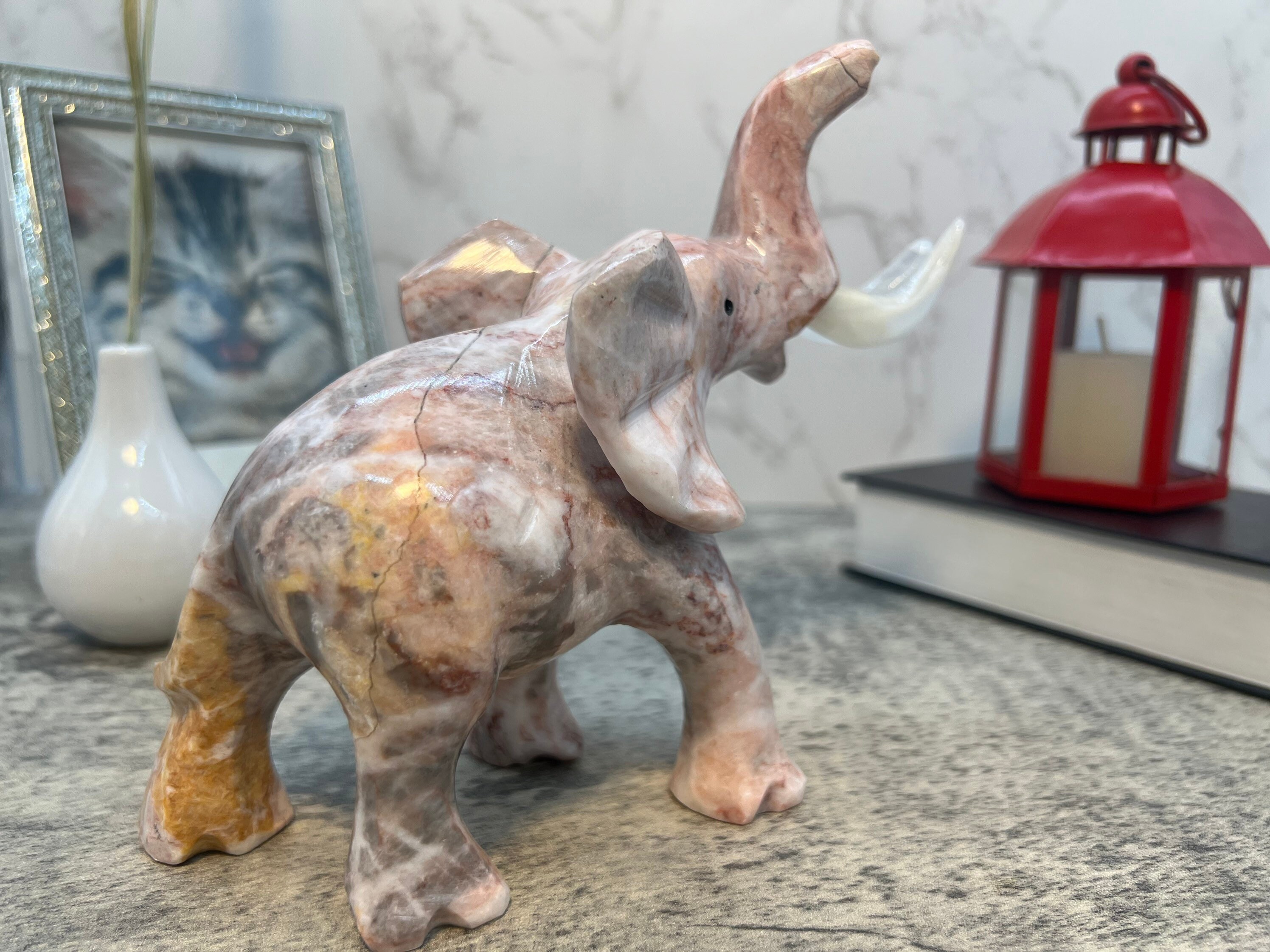 大理石の象の彫刻、石に彫られた動物、高級象、家の装飾用のギフト