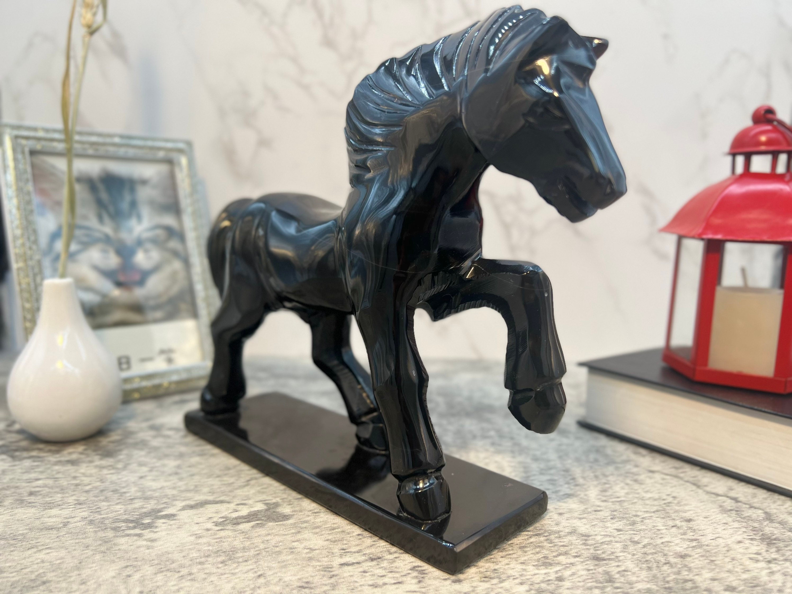 馬の像、馬の彫刻、水晶の馬、装飾的な馬、彫刻された石の動物、大理石