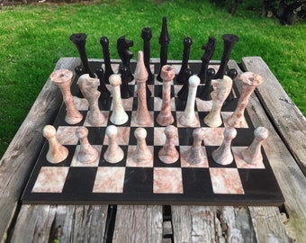 Juego de ajedrez GRANDE 13,77” x 13,77”, Juego de ajedrez de mármol en negro y rosa, Juego de ajedrez de piedra, Juego de ajedrez hecho a mano, Diseño italiano