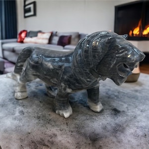 Lion sculpture, Stone lion, Marble lion, Carved stone animal, Lion statue