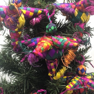 6 Christmas ornaments, Mexican ornaments, Mexican christmas, Made of palm leaves, Ideal for the Christmas tree, inspired by Mexican art