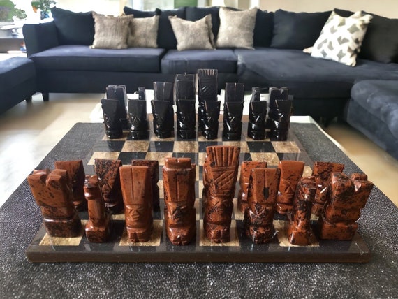 大型チェス 13.77インチ x 13.77インチ、黒と茶色の黒曜石チェス