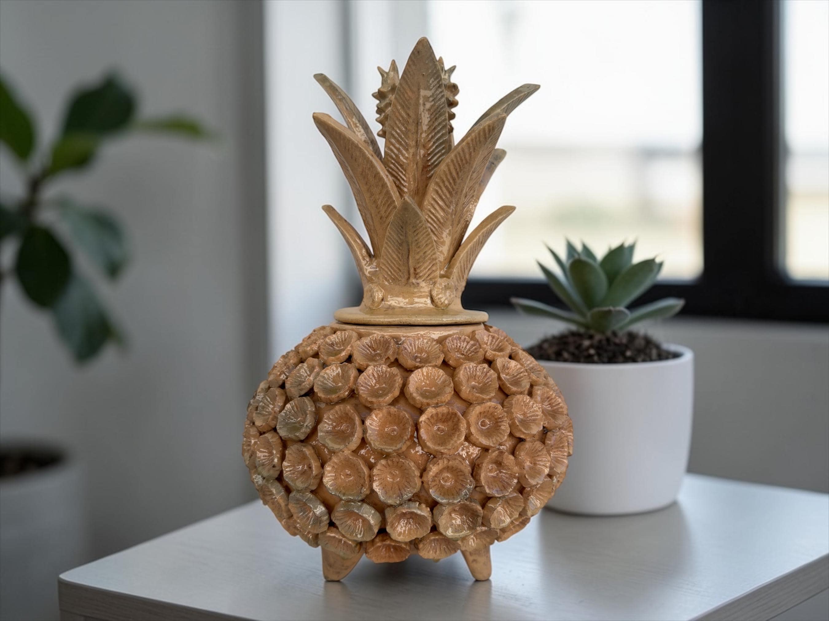 Pineapple statue - Etsy 日本