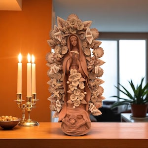 XL Virgen María Pieza de arcilla hecha a mano, Decoración mexicana Virgen de Guadalupe, Escultura de la Virgen María, Metepec Estado de México Virgencita 23.7"