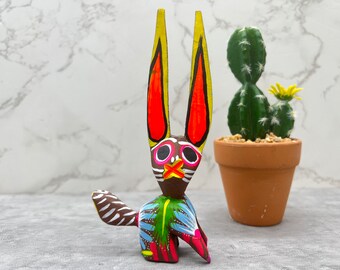 ウサギの像 メキシコの民芸品 アレブリヘ彫刻 木製ウサギ装飾置物