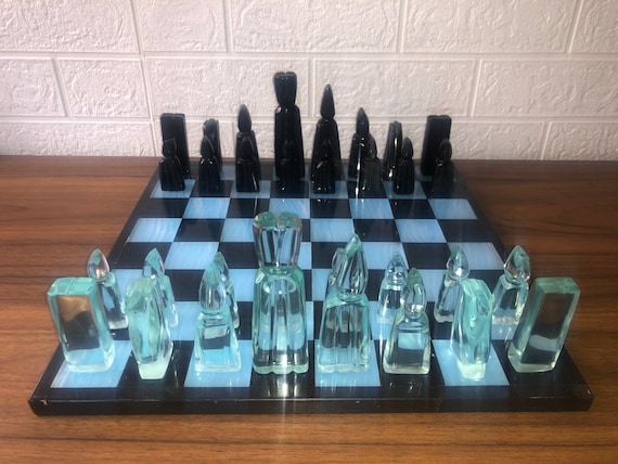 大型チェス 13.77” x 13.77”、黒と青の黒曜石チェスセット、大理石