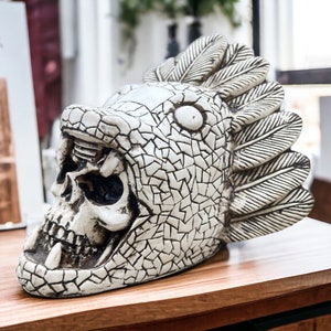 Quetzacoalt Warrior Skull, Mexican Decoration, Skeleton Head, Skull Sculpture, Human Skeleton, Skull Statue