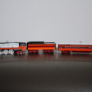 2004 Keepsake Ornament Lionel Hiawatha | Set of 3 | 9th in Series