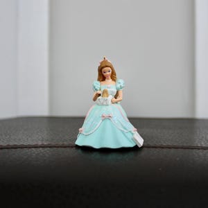2002 Hallmark Keepsake Ornament Birthday Wishes Barbie | 2nd in Series