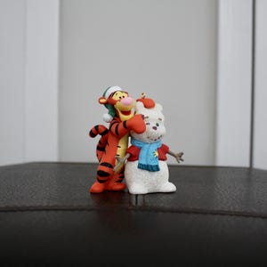 2001 Hallmark Keepsake Ornament A Familiar Face | Winnie the Pooh Collection | Disney