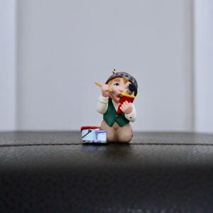 1999 Hallmark Keepsake Ornament Arctic Artist
