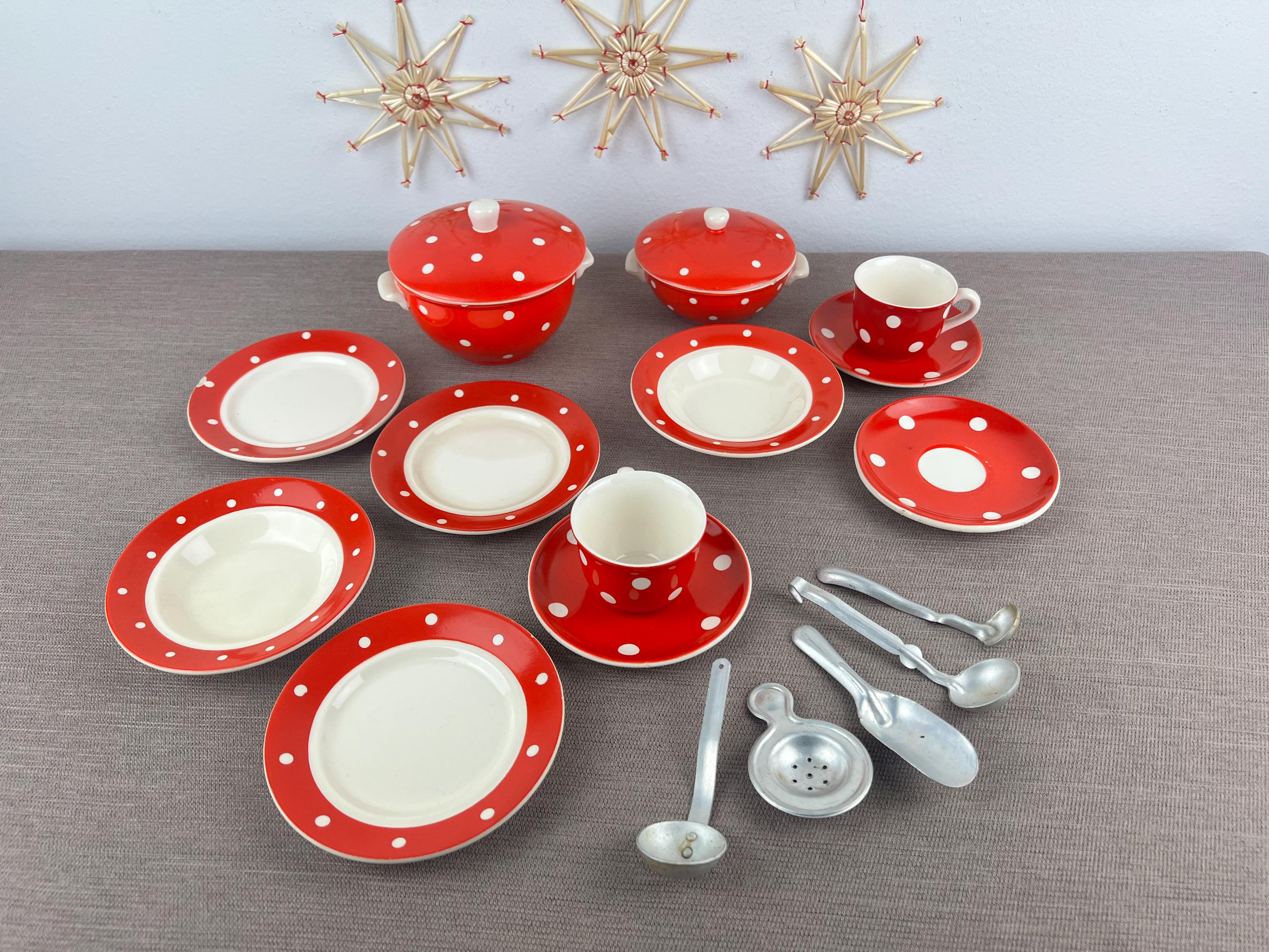 Vintage Puppengeschirr aus Porzellan rotTeeset mit weißen Punkten brocante Kindergeschirr Puppen Tee Kaffee Service Shabby Chic Landhaus