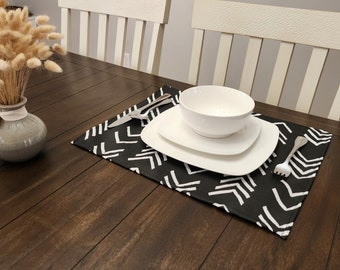 Mantel individual de tela de barro con estampado de flechas, decoración de mesa en blanco y negro