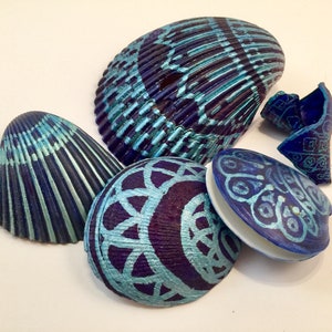 Set of 5 Turquoise and Navy Blue Painted Seashells - Etsy