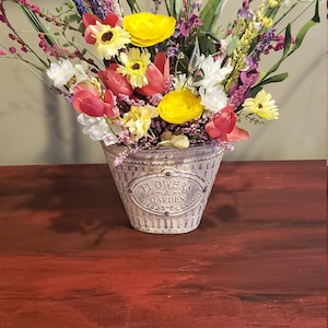 Pink &quot;vintage&quot; flower wall basket | Spring shabby chic floral arrangement