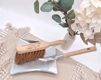 Personalized wooden dustpan and brush set with blessing, housewarming gift, lucky charm, engraved hand brush, gift for housewarming, wedding, topping-out ceremony, house construction