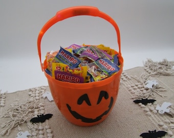 Personalized Halloween Bucket with Name & Light-Up Handle, Candy Bucket Pumpkin Kids, Trick or Treat Bucket, Trick or Treat