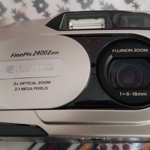 Sliding Door Fujifilm FinePix 2400Zoom, In A Brand New condition. With Free Smart Media Card and Reader/Writer. image 1