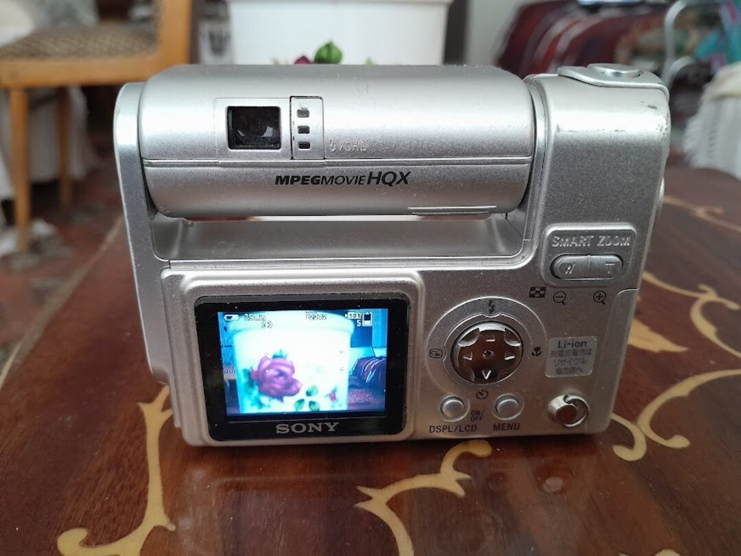 【オールドコンデジ】 SONY Cyber-shot DSC-F77 Sony Cyber-shot DSC-F77 4.0MP Compact Digital Camera Silver