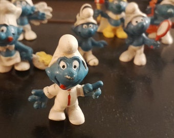 11 Smurfs from the 70S