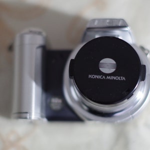 Konica Minolta Dimage Z1 Like New Full Star Digital Camera From Early 2000S. image 3