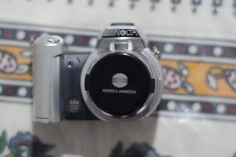 Konica Minolta Dimage Z1 Like New Full Star Digital Camera From Early 2000S. image 5