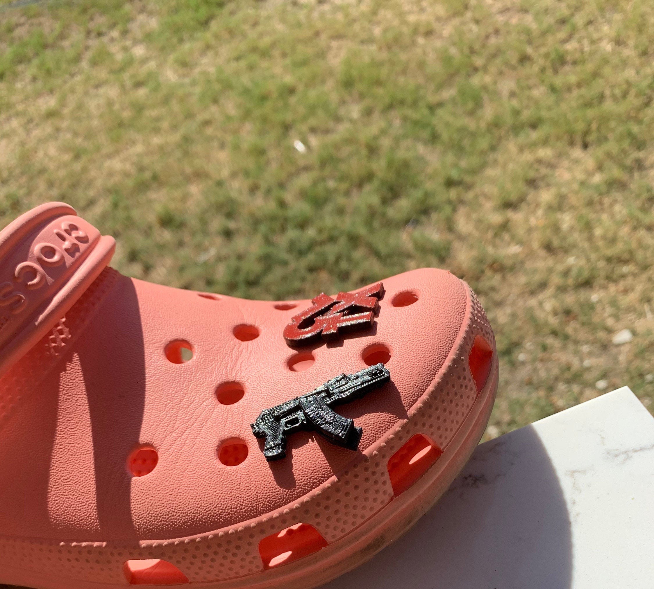 Peach sales colored crocs