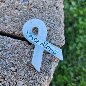 Empowering Cancer Survivor Pocket Hug: Supportive Ribbon Token for Fighters and Awareness