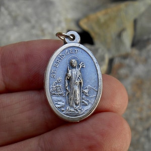 St Saint Bridget- St Bridget Medal, Catholic Saint for Necklace, Irish Catholic Saint Pendent, Saint Charm, Saint Medal 1 inch tall (Qty 1)