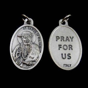 St Saint DAMIEN of Molokai- Saint Damien Medal, Catholic Saint Necklace Charm, St Damien Pendent, Patron Hansons Disease, Hawaii 1&quot; (Qty 1)
