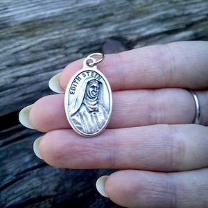 Saint St Teresa Benedicta of the Cross, Edith Stein, Catholic Saint, Saint Charm, Jewish Persecution, Medal 1 inch tall (Qty 1)