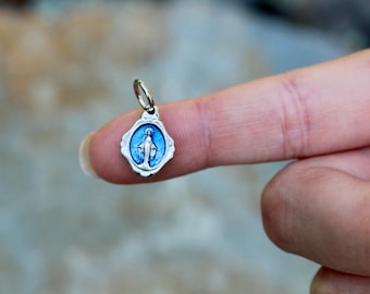 Piccola medaglia miracolosa blu/ medaglia per braccialetto di Maria/ medaglia miracolosa in smalto blu/ ciondolo cattolico/ medaglia di Maria/ Stella del Mare Quantità (1)