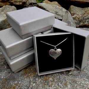 Colgante / anillo / pendiente caja de la joyería set (6), terciopelo negro / inserción de espuma, caja de joyería de las damas de honor, plata y negro 3-1/4 x 3-1/4 x 1-3/8
