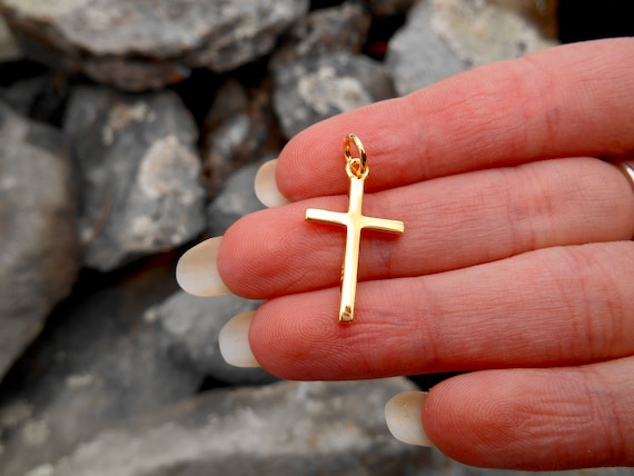 1 inch cross pendant deals