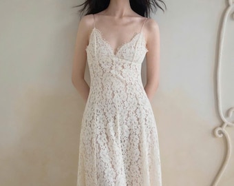Lace Wedding Dress with Detachable Cape, Vintage Inspired Bridal Gown, Boho Lace Wedding Dress, Romantic Bridal Gown